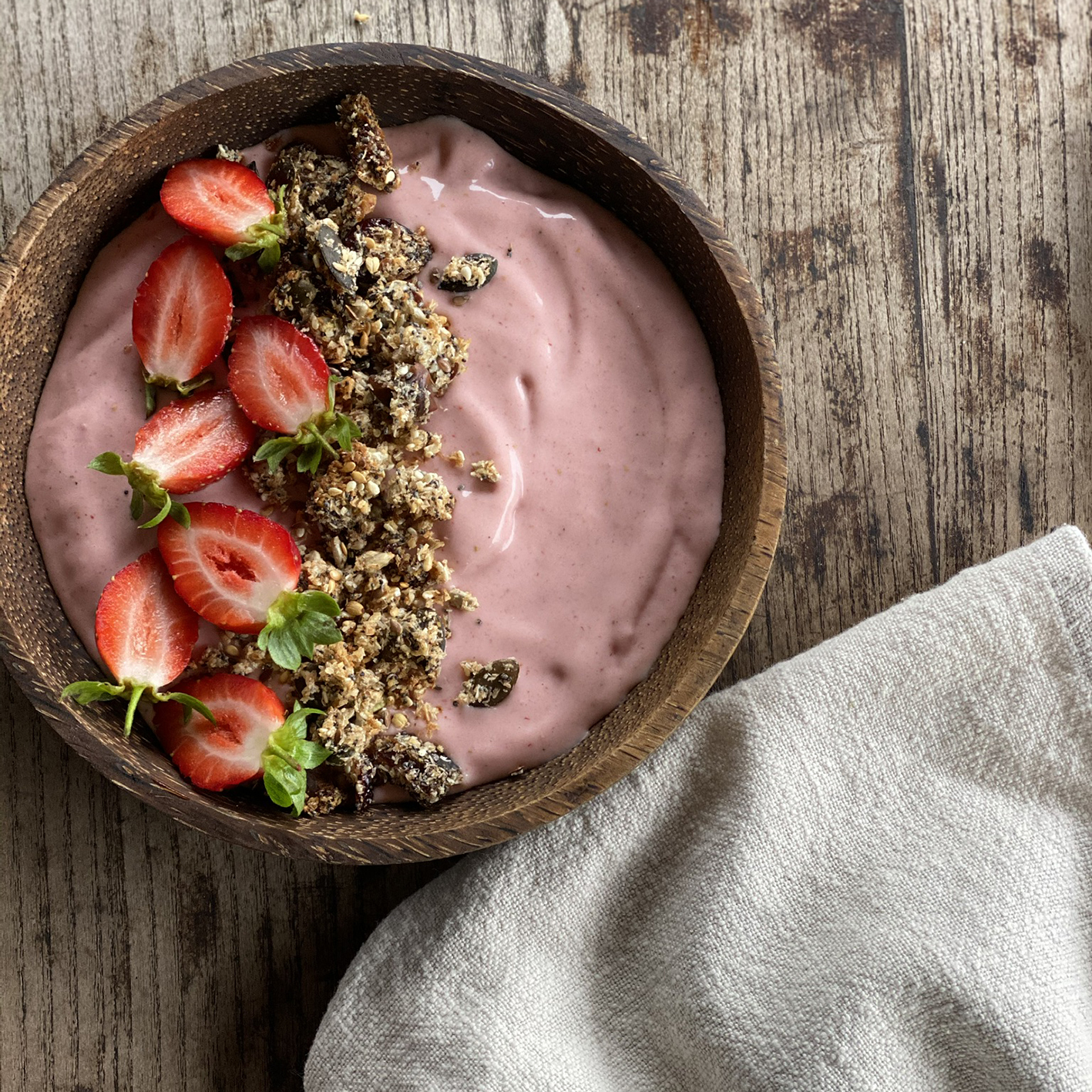 SmoothieBowlWithGranola02SML Natural Fibre